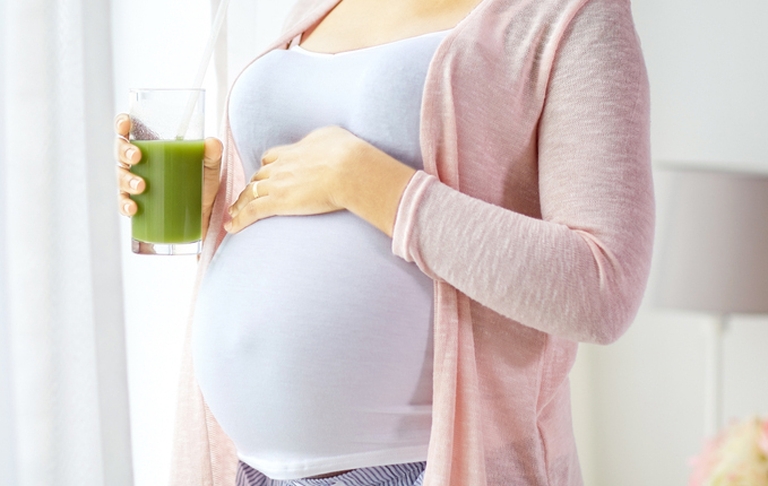 妊娠中に青汁を飲むメリットとは？